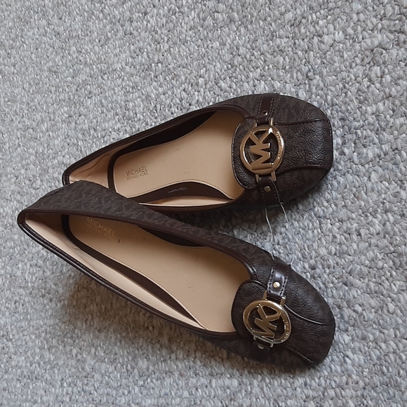 NWOB Michael Kors Logo Loafers. - Picture 1 of 10